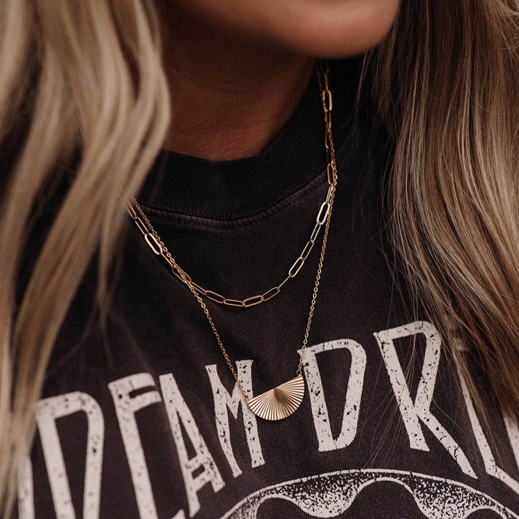 amelia necklace