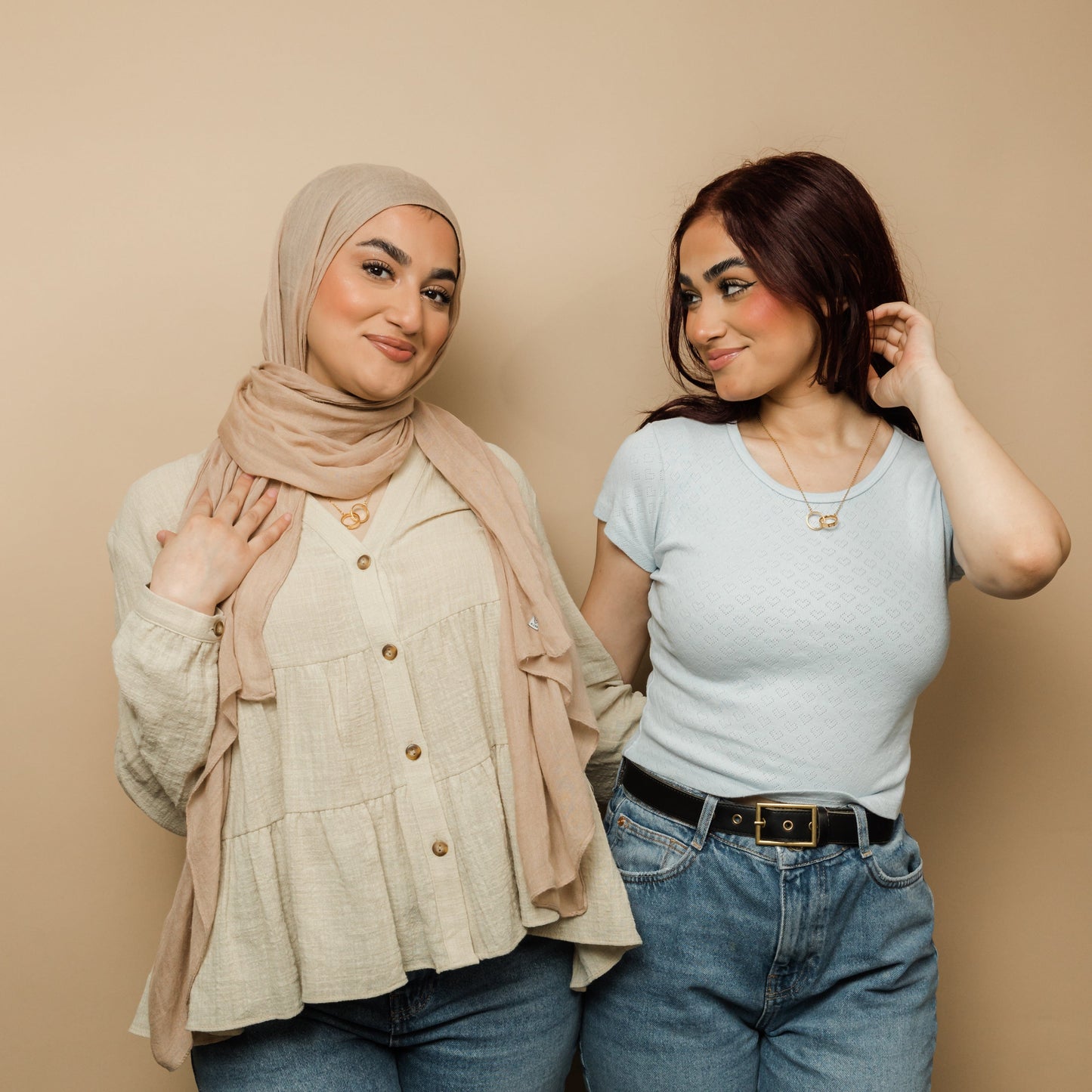 Best Friends "Hold on" Interlaced Necklace Set